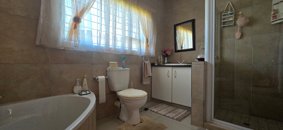 3 Bedroom Property for Sale in Wilkoppies North West